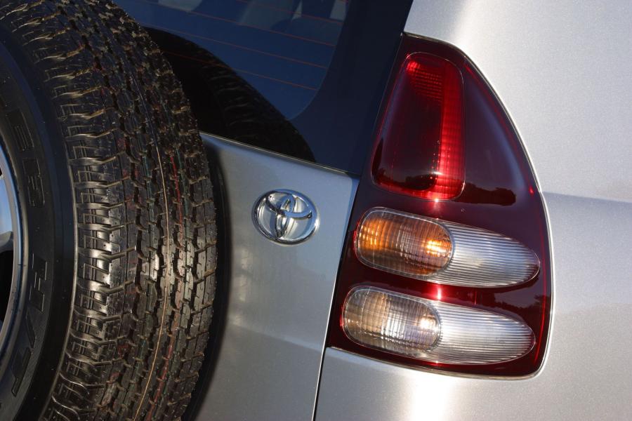  Toyota Land Cruiser 2003 года  (фото 17 из 192)